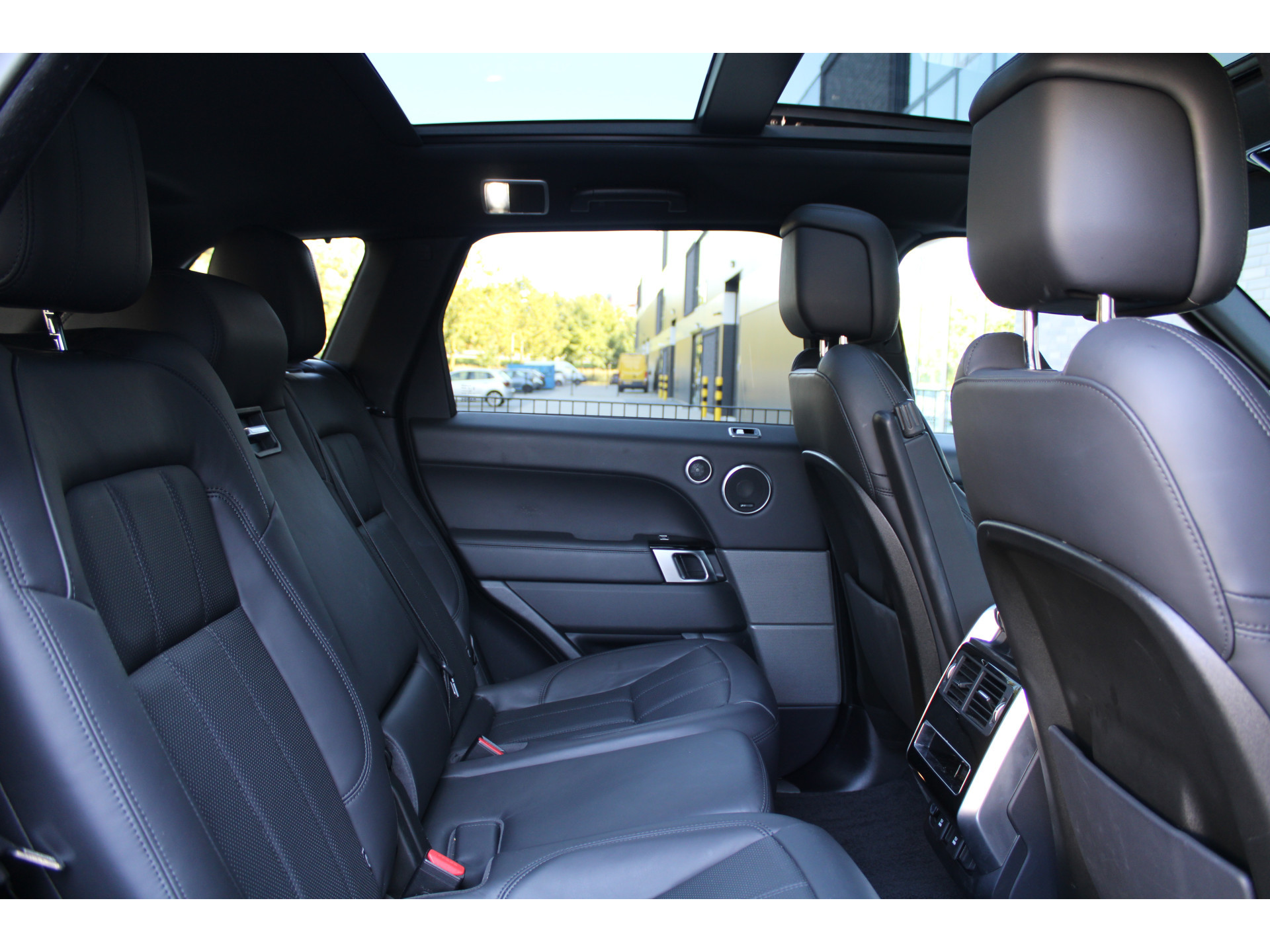 Land Rover Range Rover Sport D300 HSE Dynamic 47765676-42.jpg | ROS Automotive