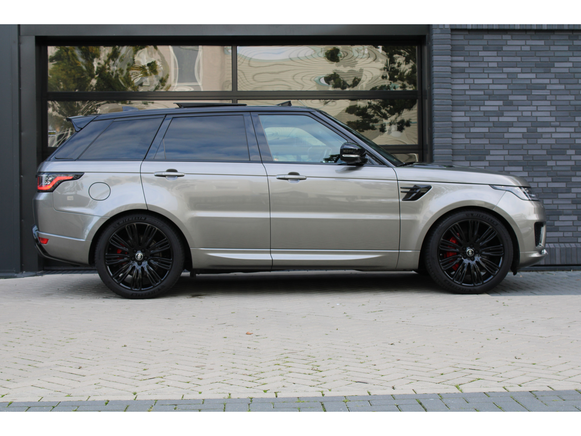 Land Rover Range Rover Sport D300 HSE Dynamic 47765676-7.jpg | ROS Automotive