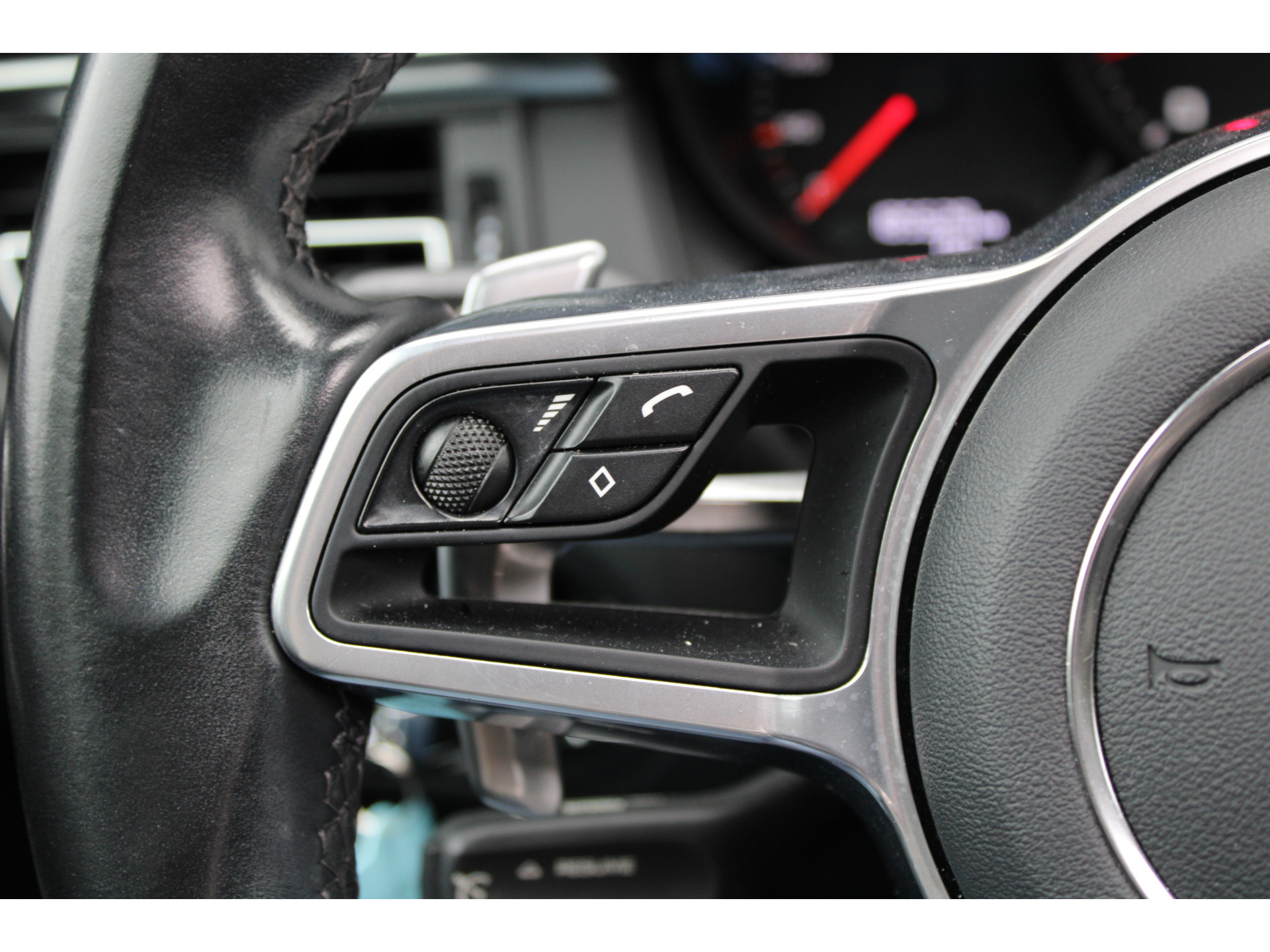 Porsche Macan 2.0 47939190-26.jpg | ROS Automotive