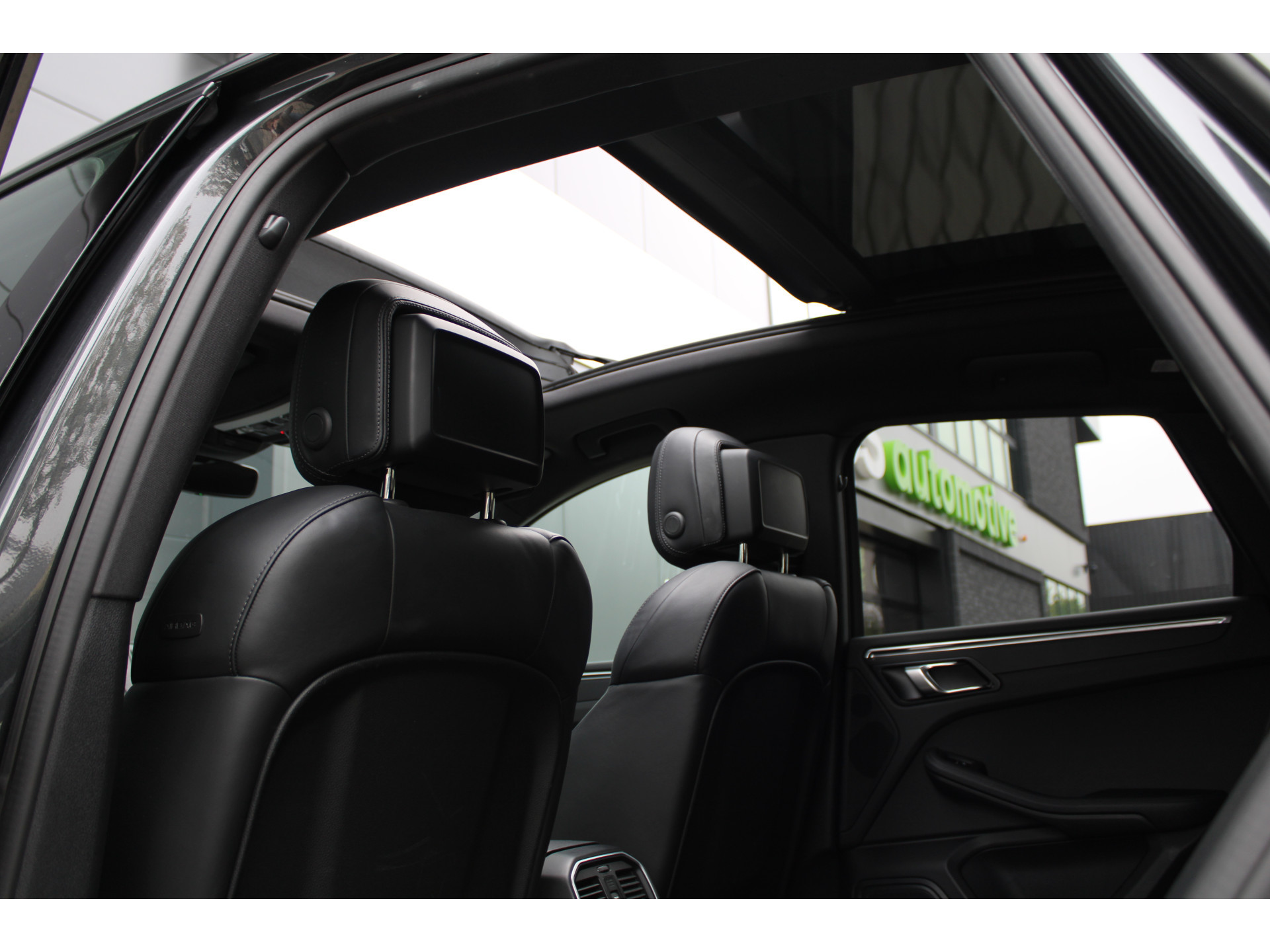 Porsche Macan 2.0 47939190-37.jpg | ROS Automotive