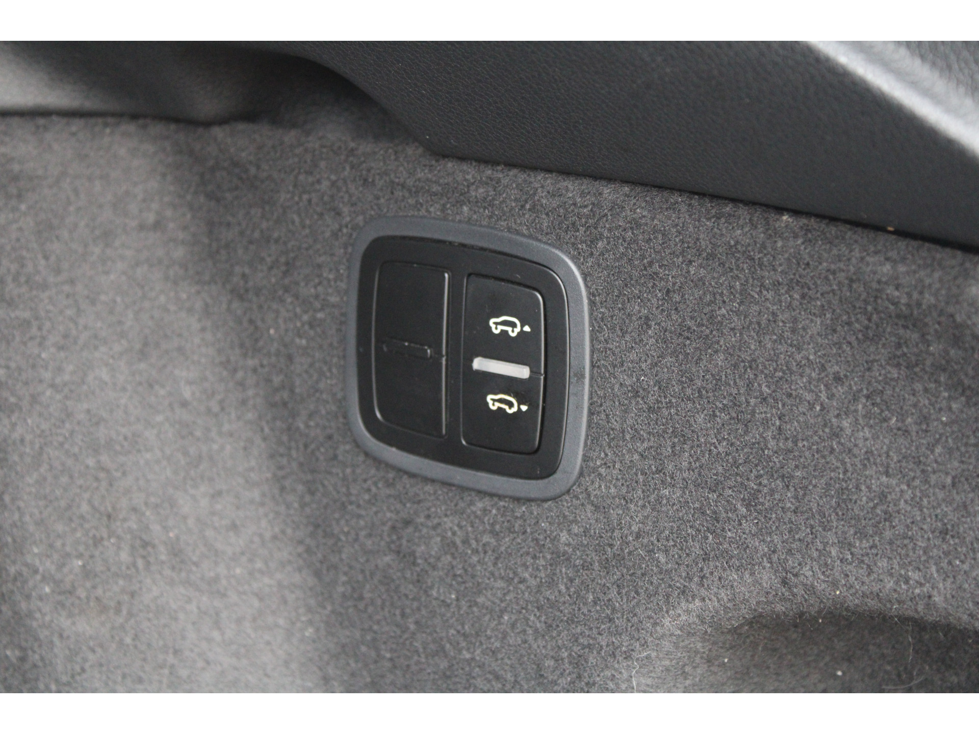 Porsche Macan 2.0 47939190-41.jpg | ROS Automotive