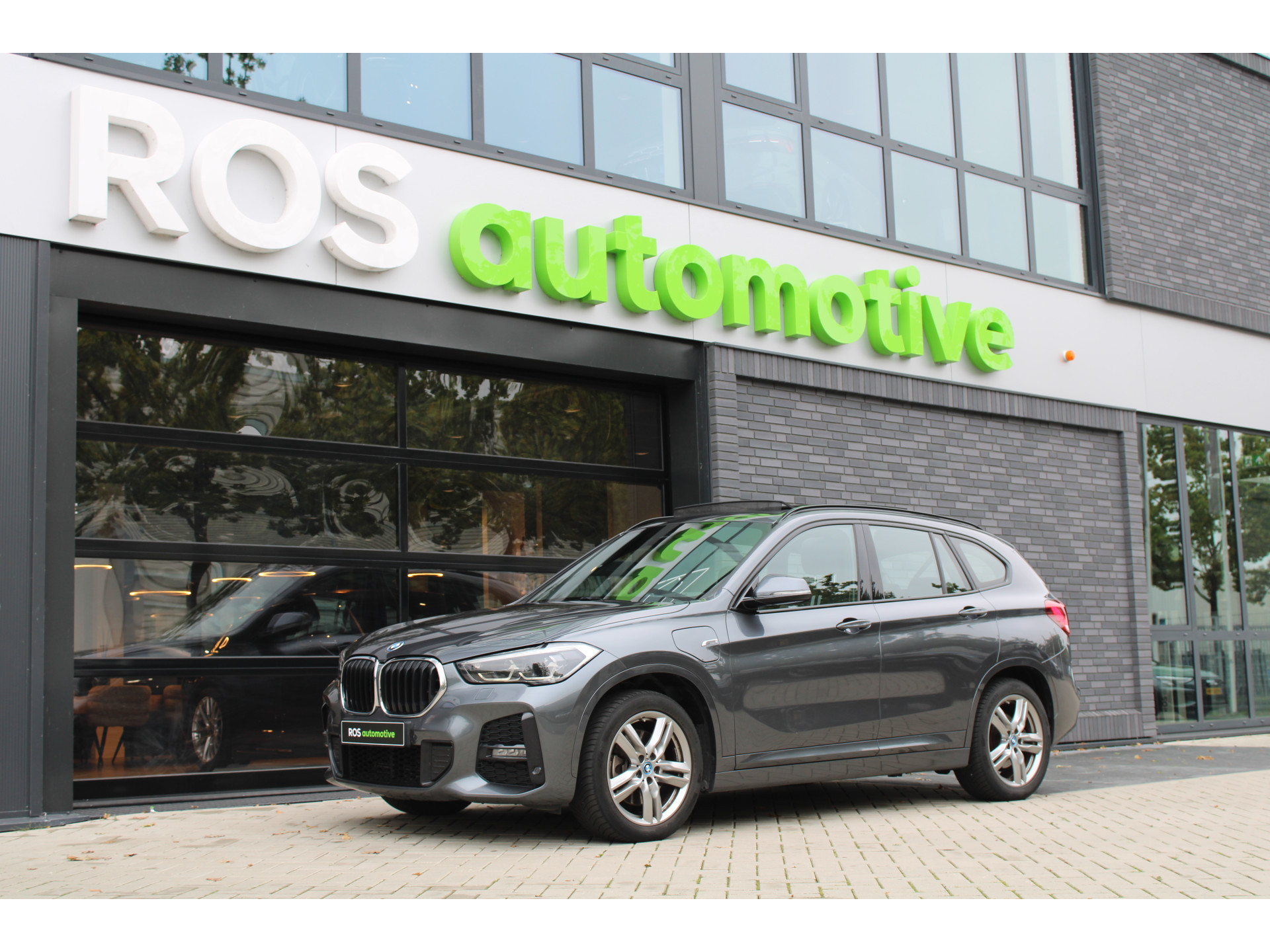 BMW X1 xDrive25e High Executive M-SPORT 47939704-2.jpg | ROS Automotive