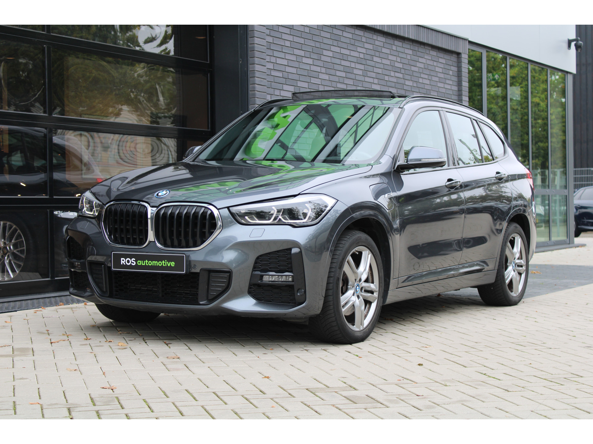 BMW X1 xDrive25e High Executive M-SPORT 47939704-4.jpg | ROS Automotive