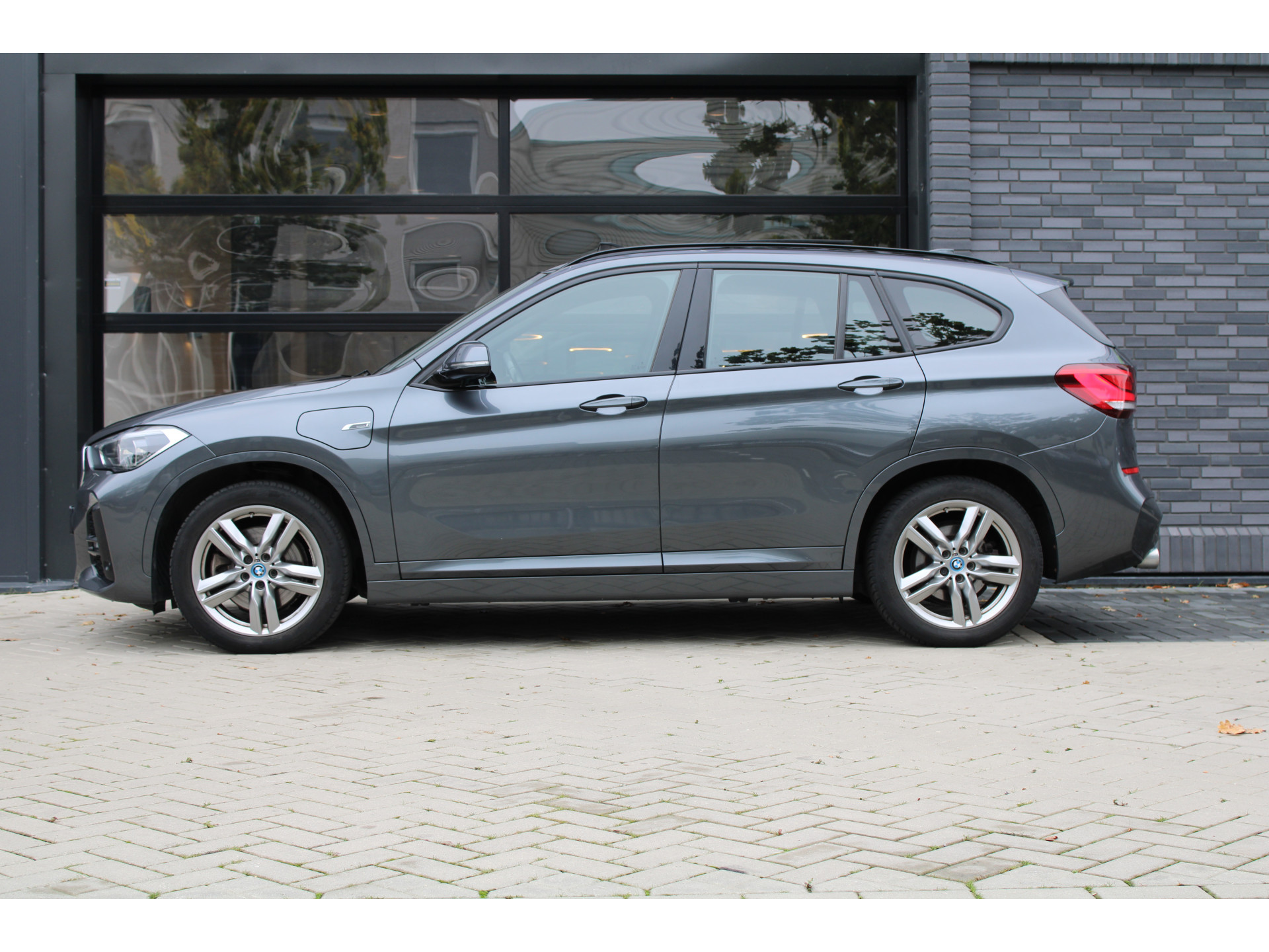 BMW X1 xDrive25e High Executive M-SPORT 47939704-7.jpg | ROS Automotive