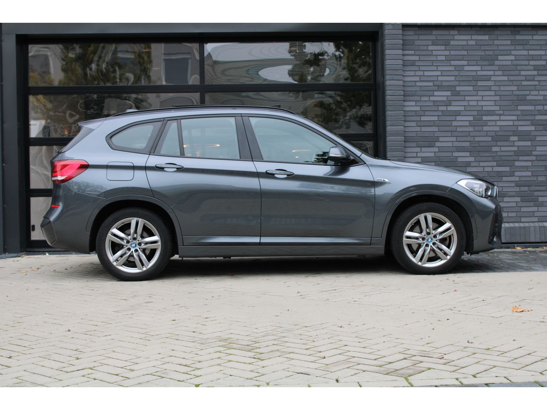 BMW X1 xDrive25e High Executive M-SPORT 47939704-8.jpg | ROS Automotive