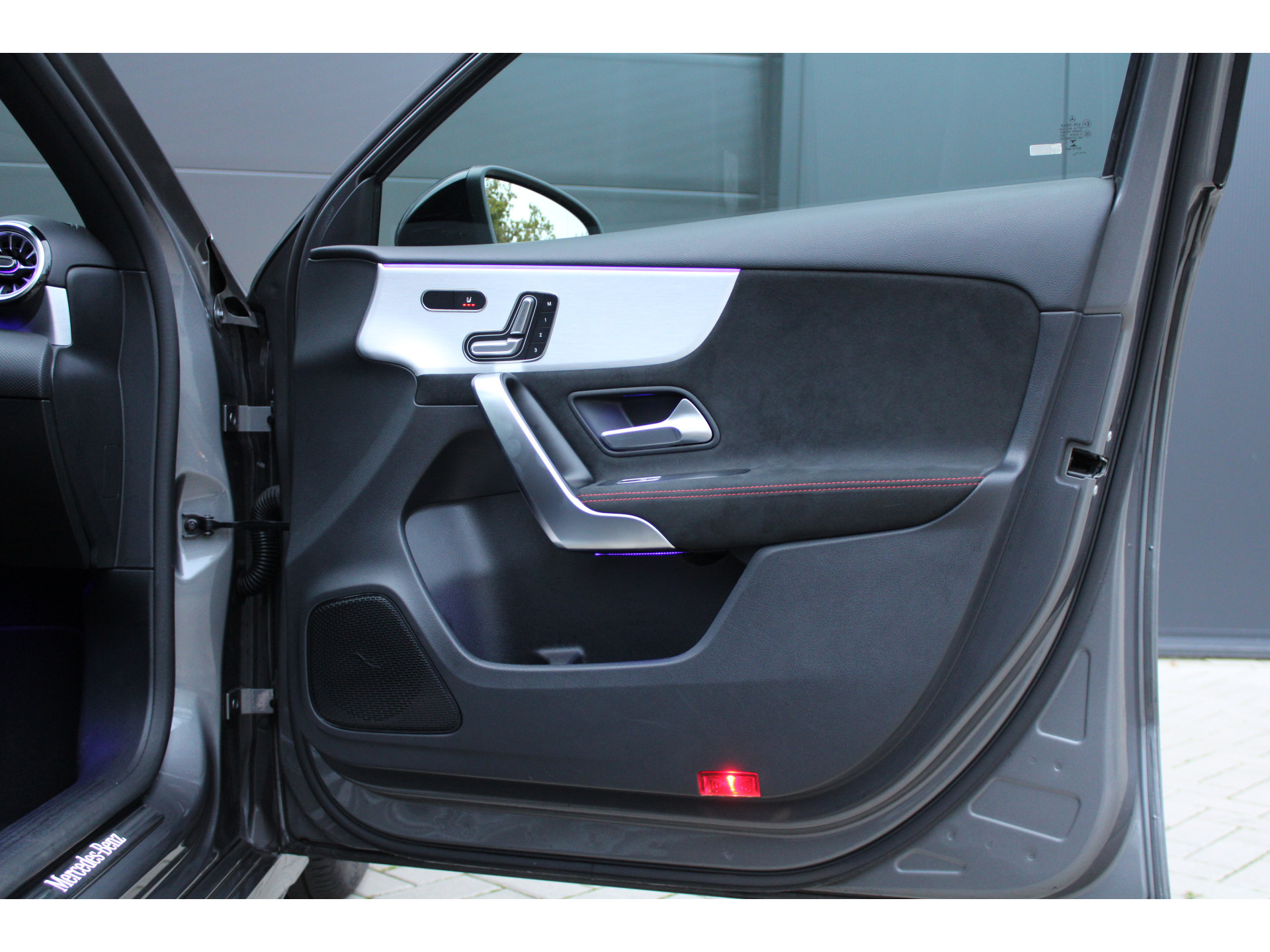 Mercedes-Benz A-Klasse 200 Business Solution AMG 48327659-26.jpg | ROS Automotive