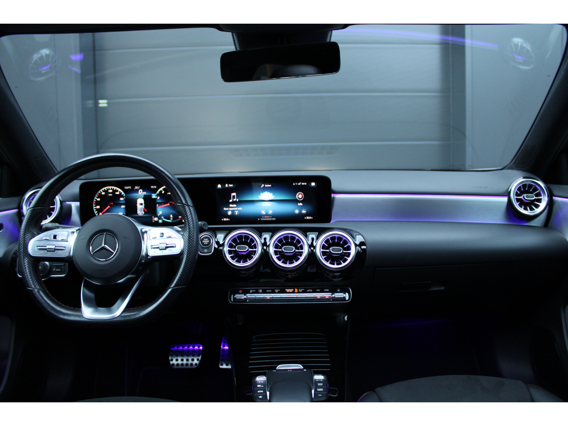 Mercedes-Benz A-Klasse 200 Business Solution AMG 48327659-31.jpg | ROS Automotive
