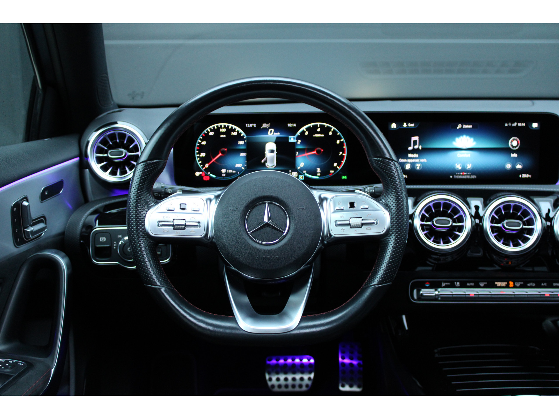 Mercedes-Benz A-Klasse 200 Business Solution AMG 48327659-32.jpg | ROS Automotive