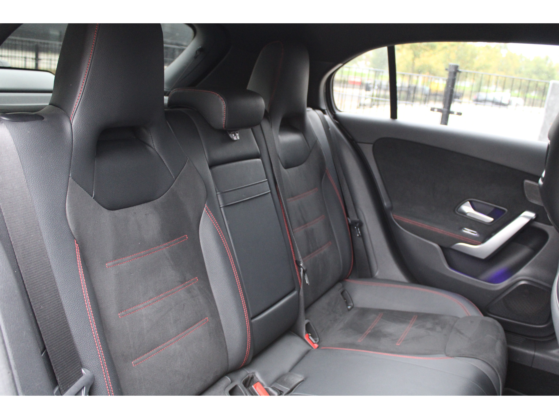 Mercedes-Benz A-Klasse 200 Business Solution AMG 48327659-46.jpg | ROS Automotive