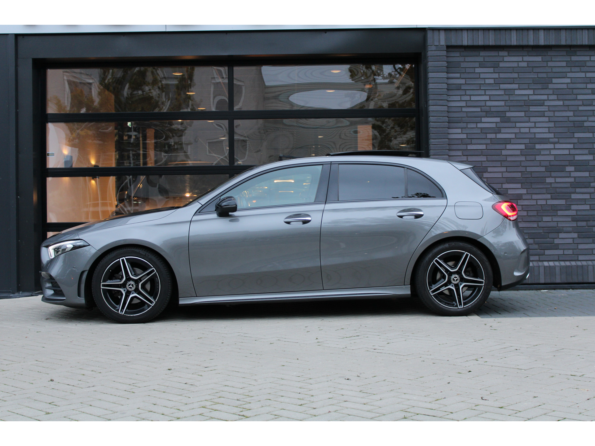 Mercedes-Benz A-Klasse 200 Business Solution AMG 48327659-7.jpg | ROS Automotive