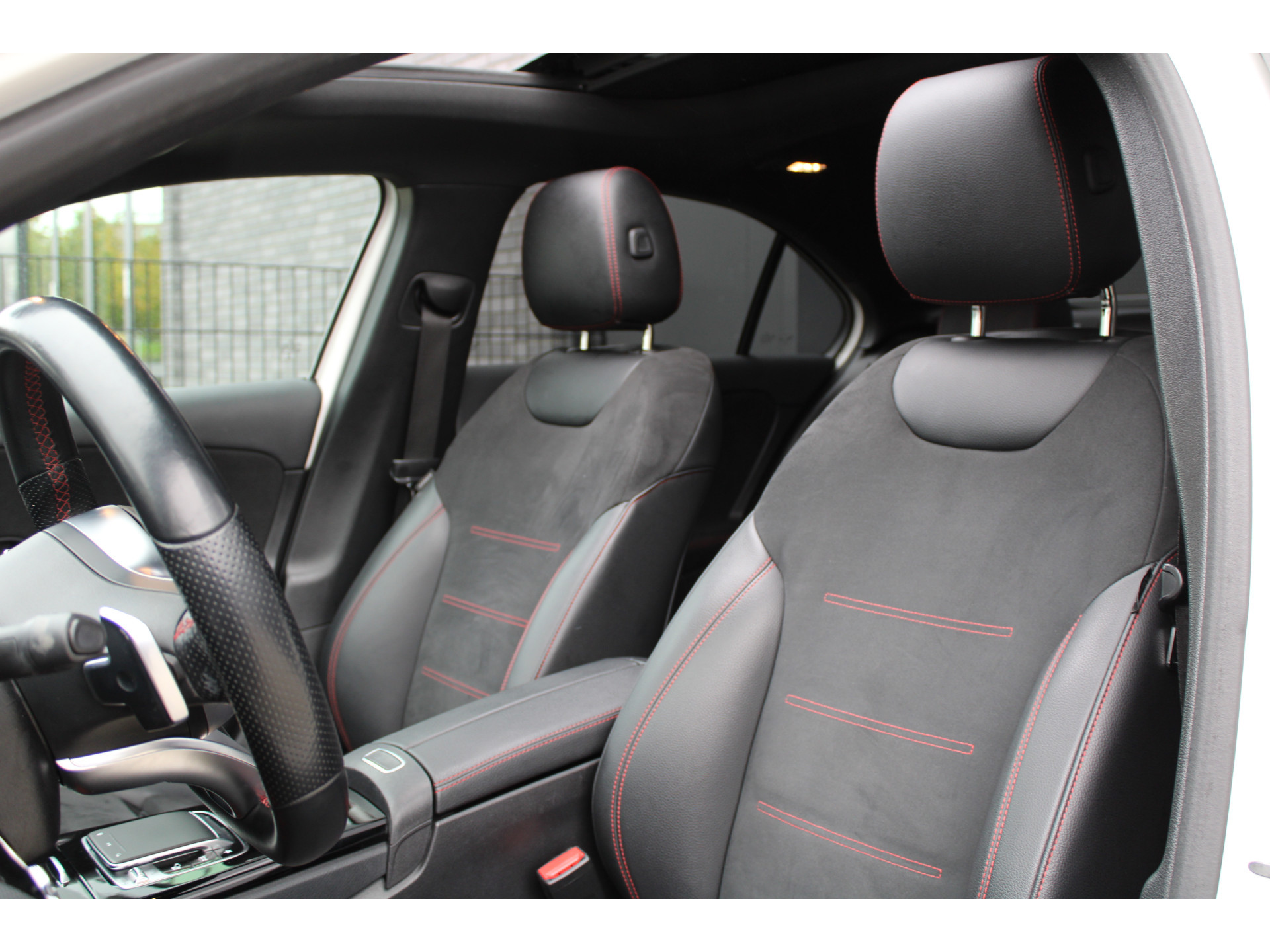 Mercedes-Benz A-Klasse 180 Business Solution AMG 48369799-16.jpg | ROS Automotive