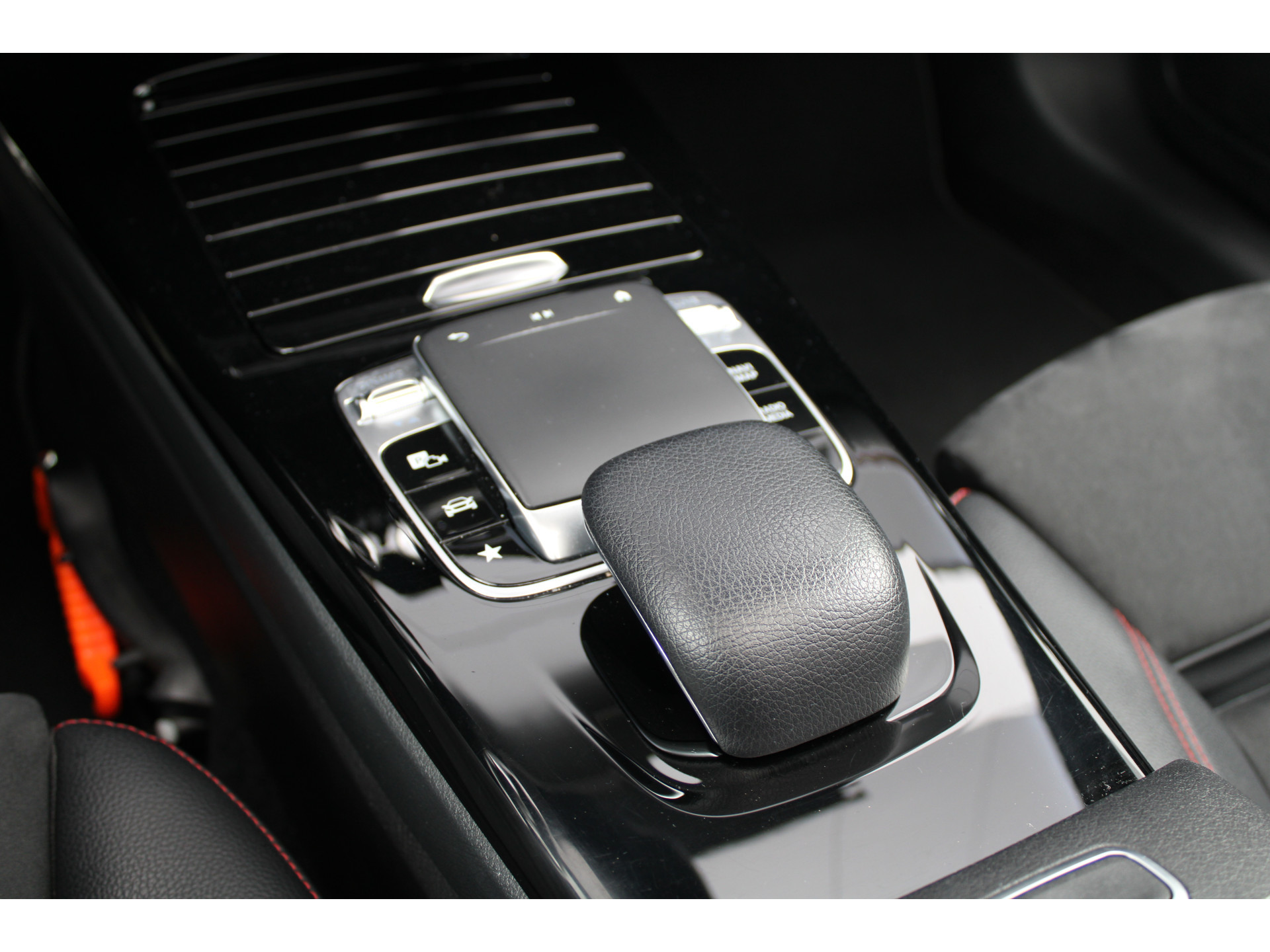 Mercedes-Benz A-Klasse 180 Business Solution AMG 48369799-25.jpg | ROS Automotive