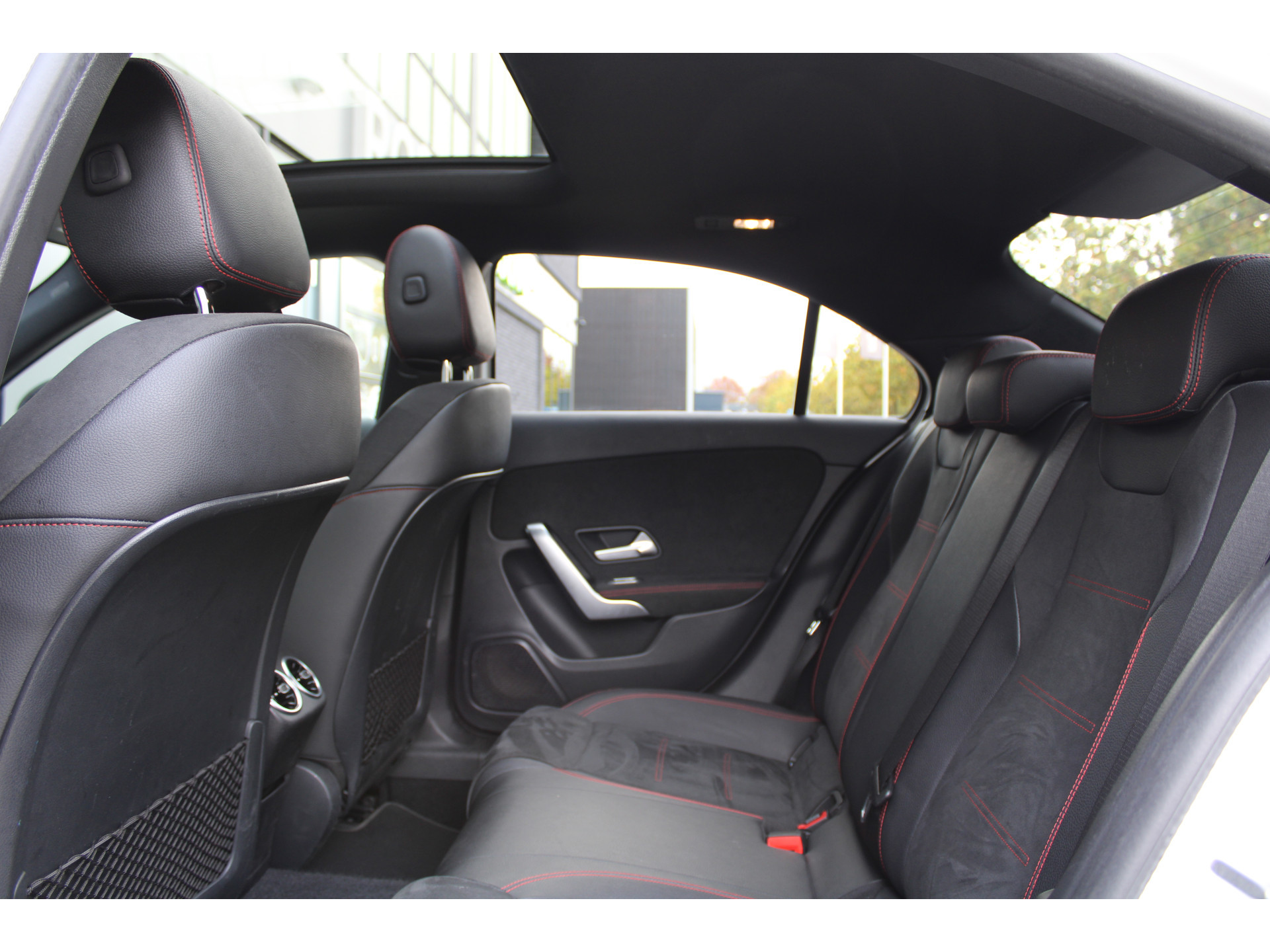 Mercedes-Benz A-Klasse 180 Business Solution AMG 48369799-33.jpg | ROS Automotive