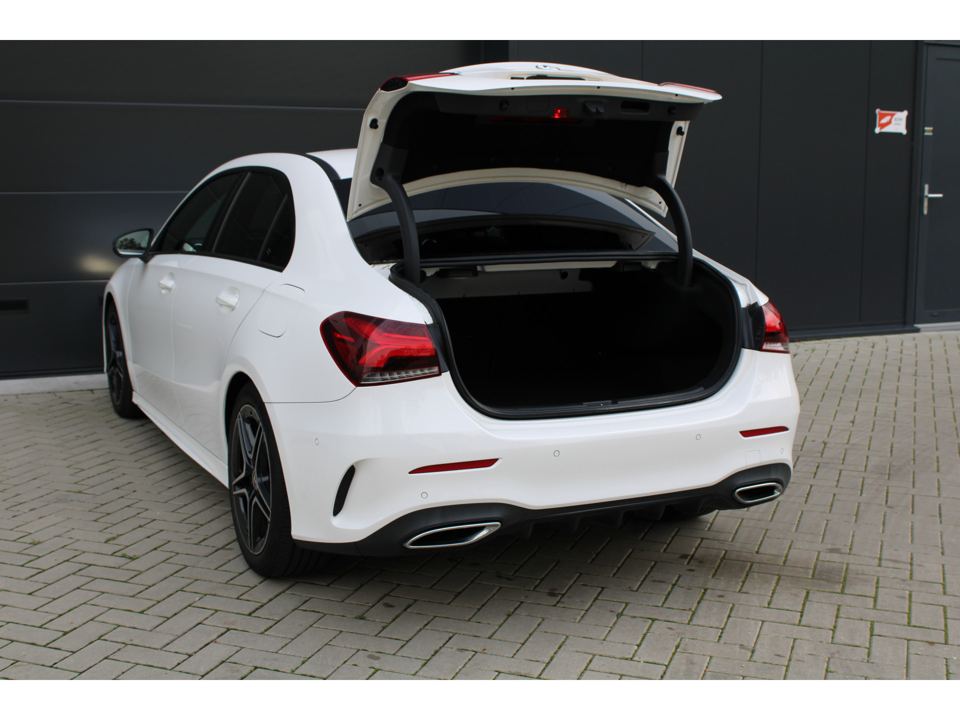 Mercedes-Benz A-Klasse 180 Business Solution AMG 48369799-35.jpg | ROS Automotive