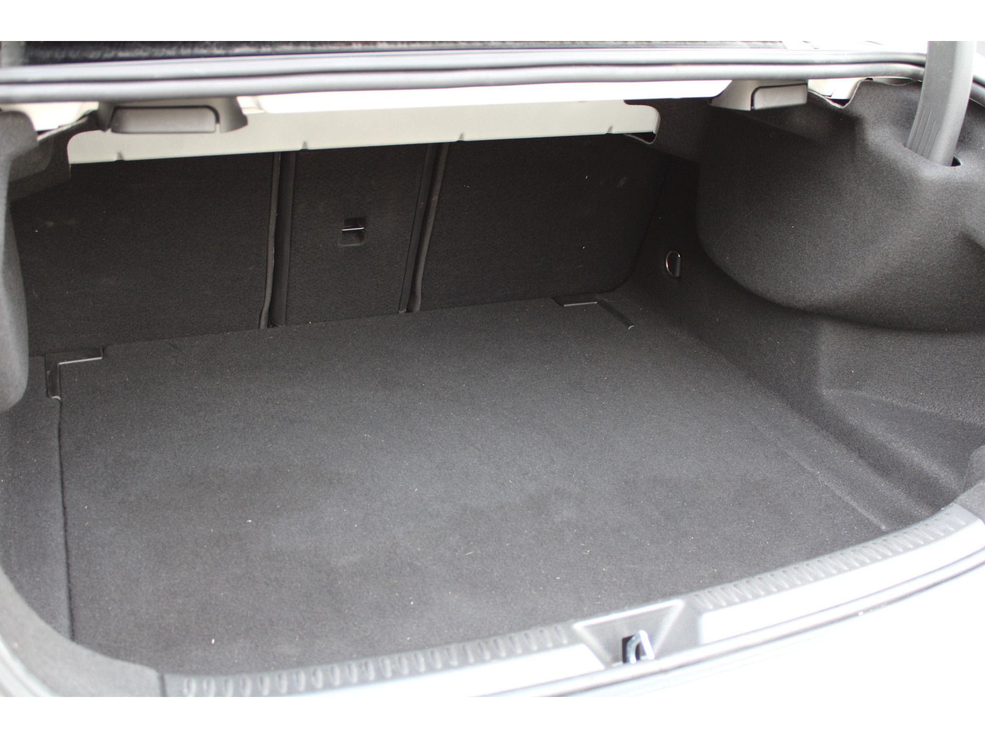 Mercedes-Benz A-Klasse 180 Business Solution AMG 48369799-36.jpg | ROS Automotive