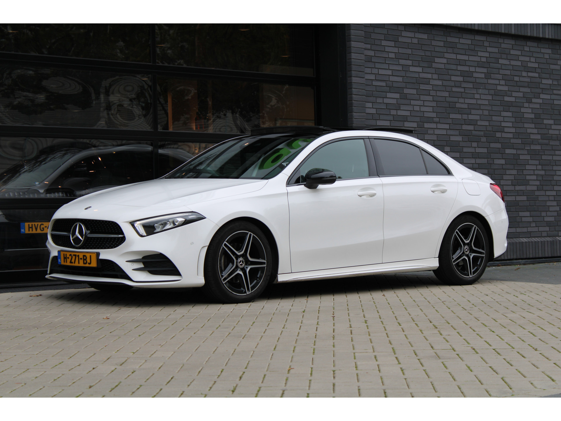 Mercedes-Benz A-Klasse 180 Business Solution AMG 48369799-4.jpg | ROS Automotive