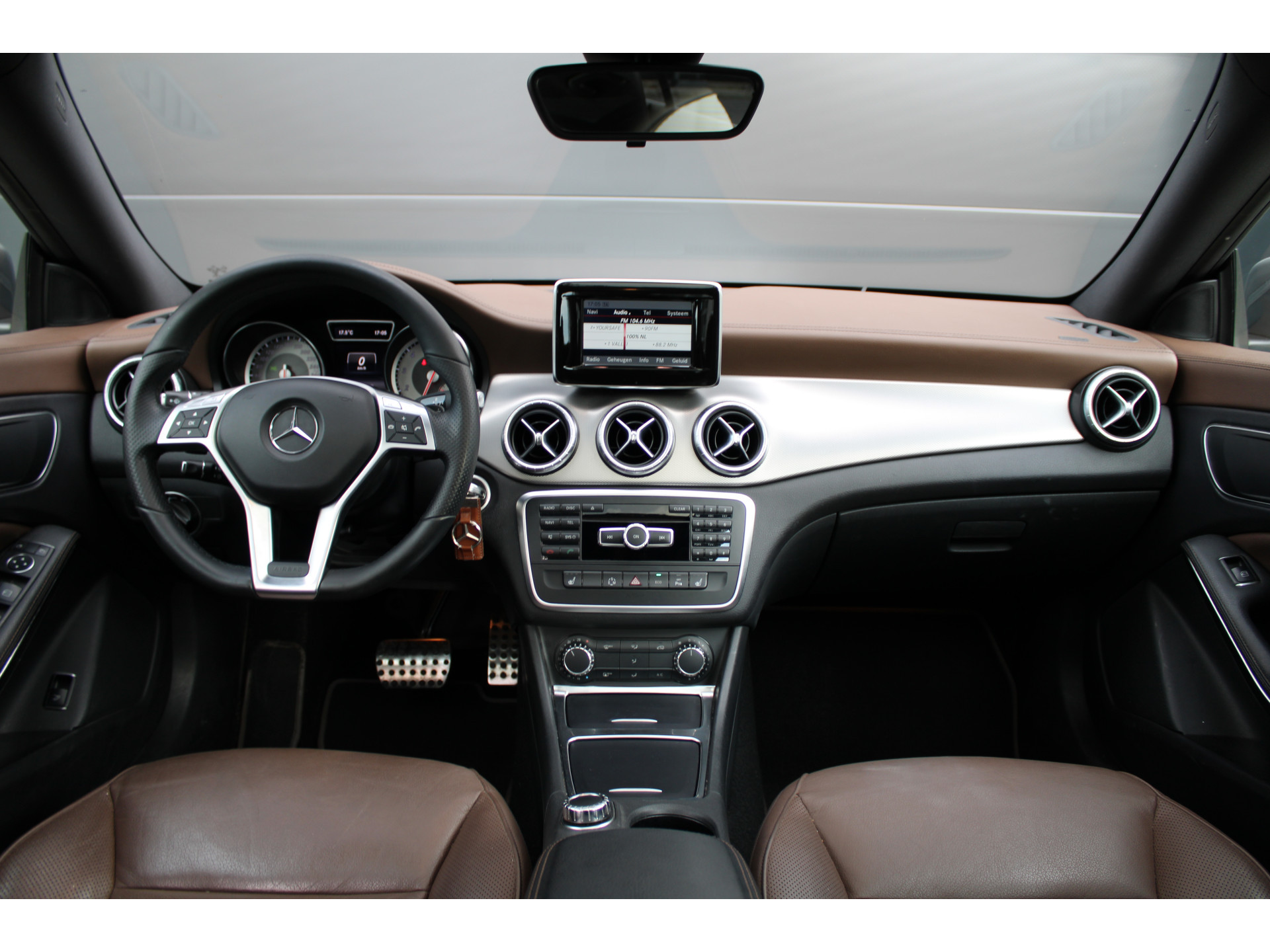 Mercedes-Benz CLA-Klasse 180 Ambition 48547670-17.jpg | ROS Automotive