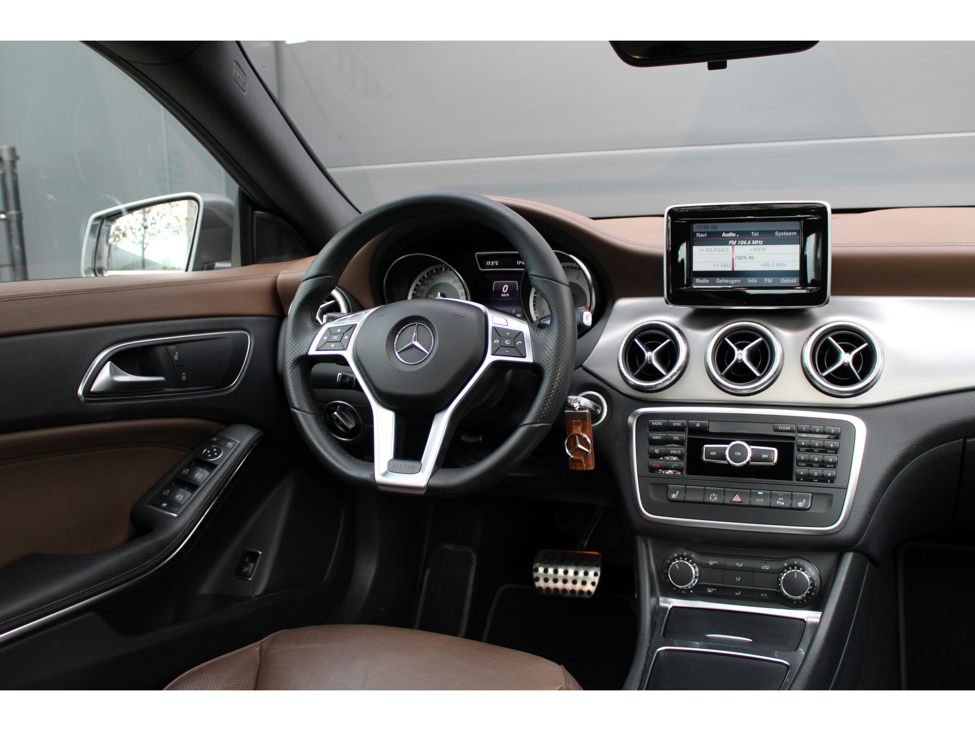 Mercedes-Benz CLA-Klasse 180 Ambition 48547670-23.jpg | ROS Automotive