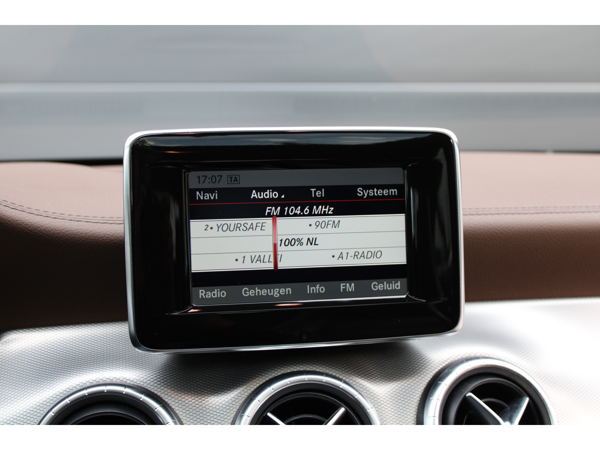 Mercedes-Benz CLA-Klasse 180 Ambition 48547670-24.jpg | ROS Automotive