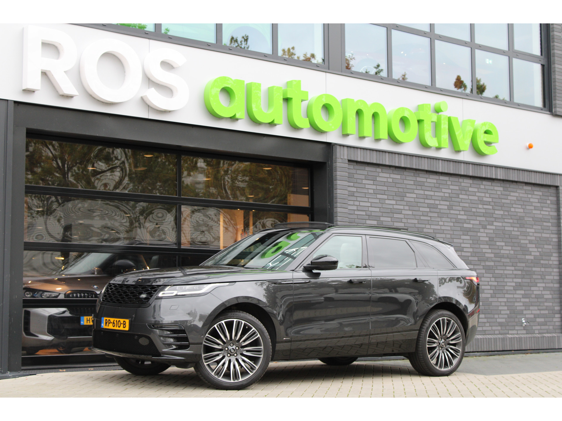 Land Rover Range Rover Velar 2.0 I4 Turbo AWD R-Dynamic HSE 48778535-0.jpg | ROS Automotive