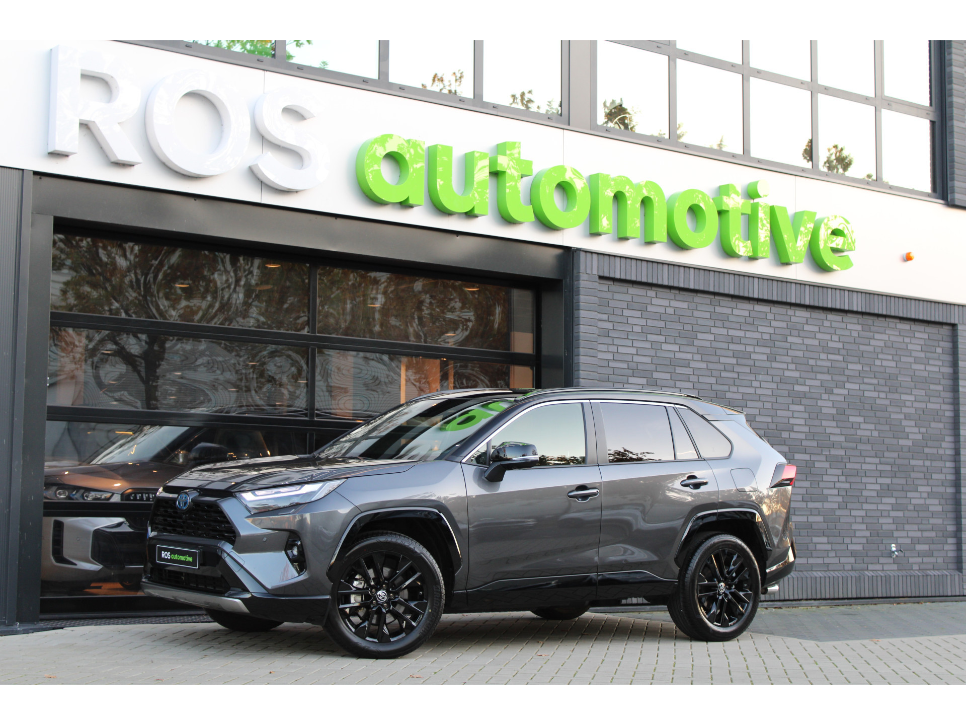 Toyota RAV4 2.5 Hybrid Style 49109256-0.jpg | ROS Automotive