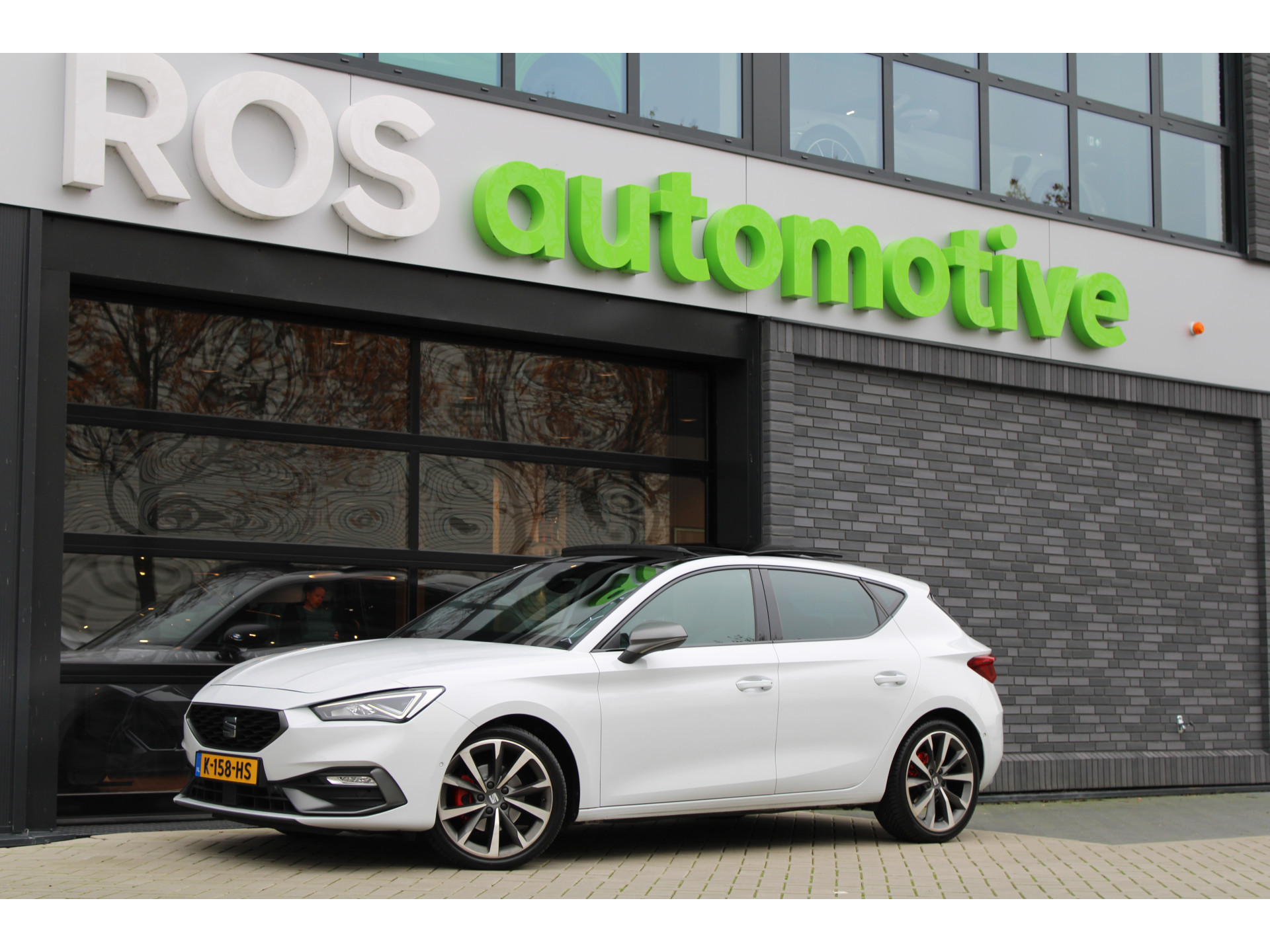 SEAT Leon 1.5 eTSI FR Launch Edition 49682607-0.jpg | ROS Automotive
