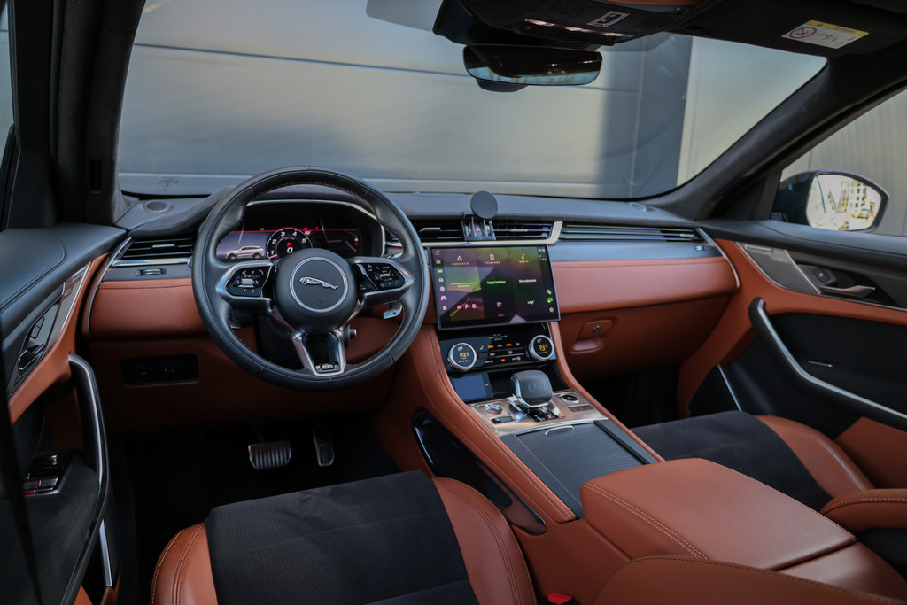 Jaguar F-Pace 5.0 V8 S/C AWD SVR 52697410-3.jpg | ROS Automotive