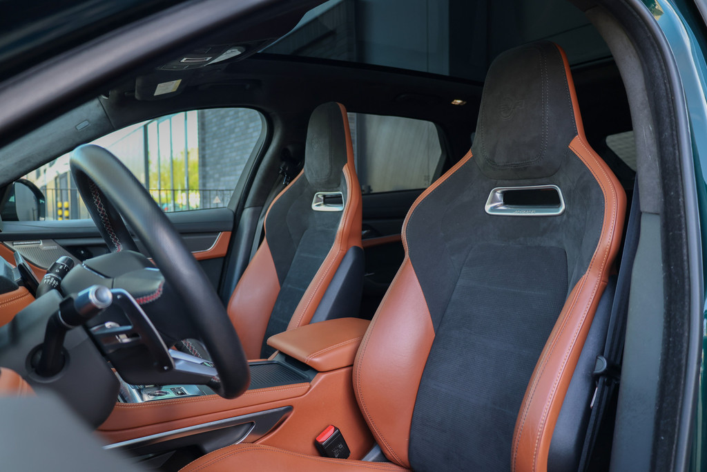 Jaguar F-Pace 5.0 V8 S/C AWD SVR 52697410-4.jpg | ROS Automotive